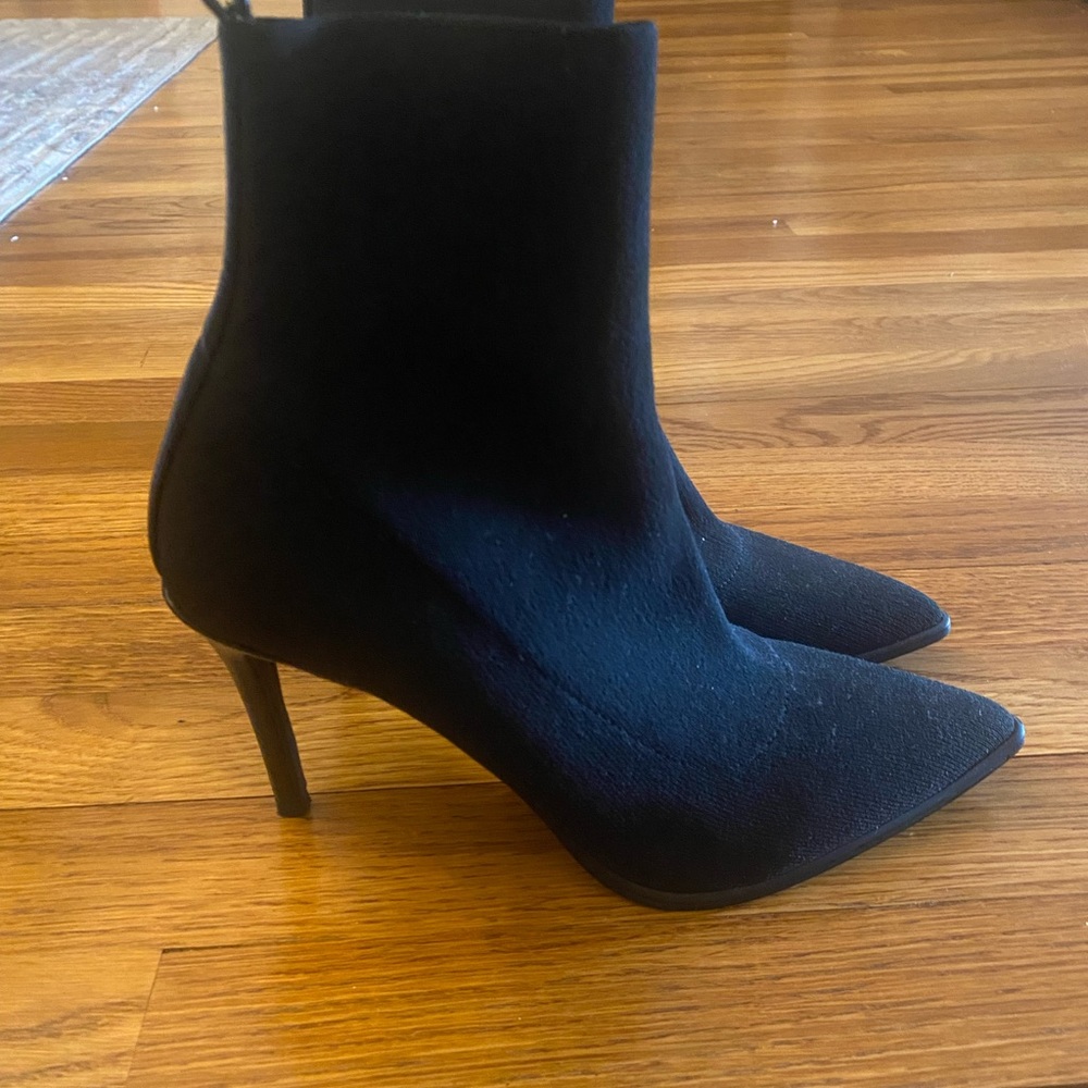 Black stretch booties with heel, size 9 - Picture 2 of 7